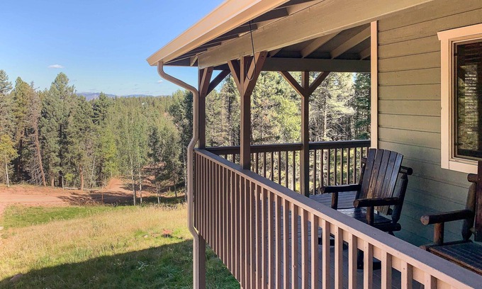 Florissant House | Hilltop Haven in Florissant: Deck + Mountain View!