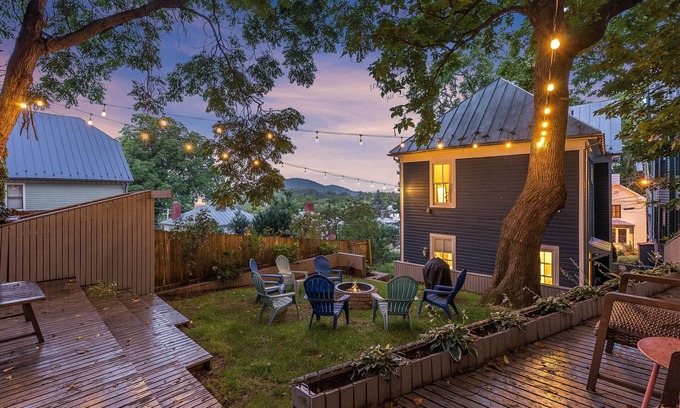 Staunton House | Hilltop Hideaway: Fenced Yard, Walkable