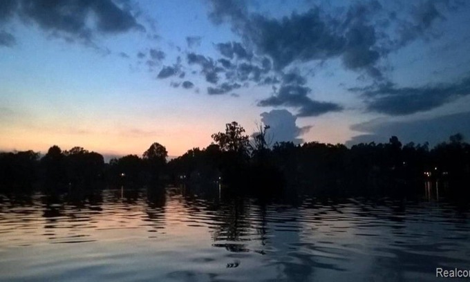Hell House | Hilltop Hideaway Lakefront Home on Chain of Lakes