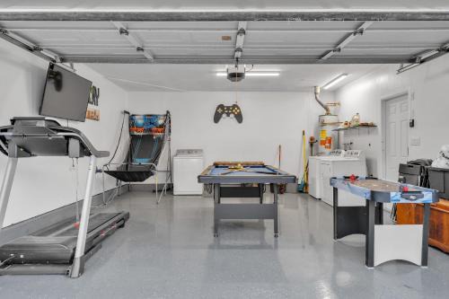 Poway House | Hilltop Home Hot Tub BBQ Game Room Self Check-In