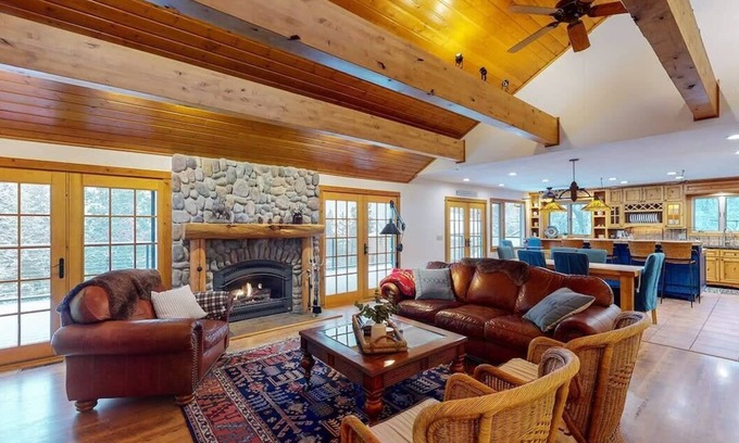 Hayden View Estates House | Hilltop Lodge - Beautiful Hayden Lake Home W/Deck