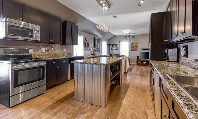 Manitoulin District Apartment | Hilltop Luxe