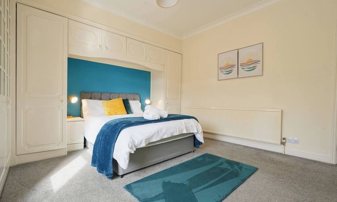 Mosborough House | Hilltop Place Suites M1 J31 near Peak District