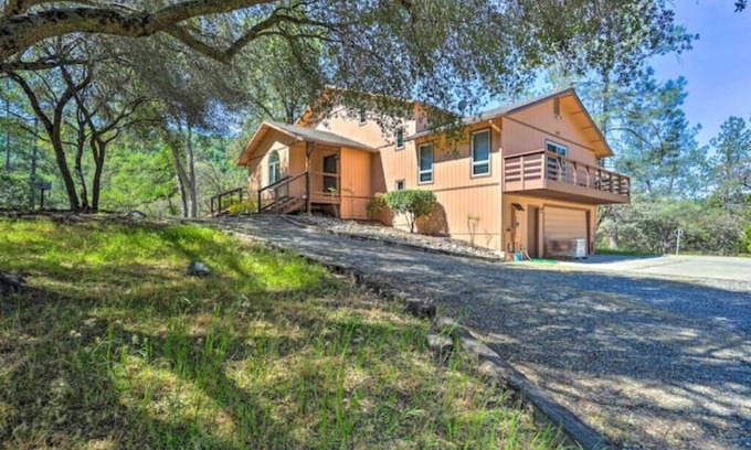 Coarsegold House | Hilltop Villa with Panoramic Views.n