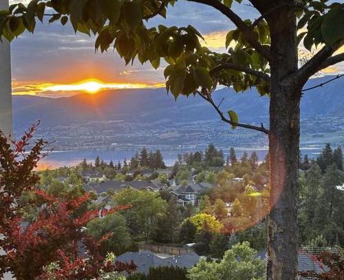 Southwest Mission Bed & Breakfast | Hilltop Vistas Kelowna