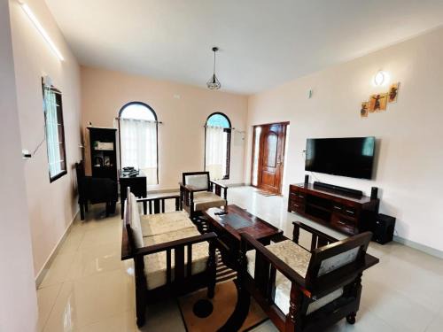 West Mere House | Hilltown Villa Holiday's