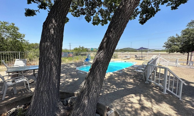 Wetmore Hotel | HillView Inn