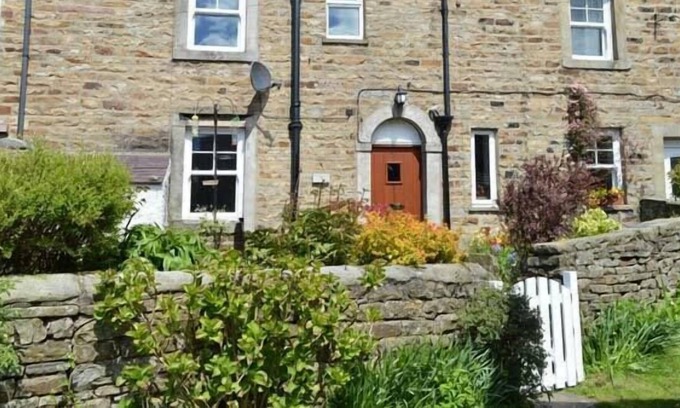Worton Cottage | HILLWAYS, pet friendly, character holiday cottage in Gunnerside