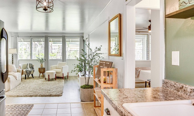 Hilo Apartment | Hilo Apartment w/Lanai - 2 Mi to Beaches!