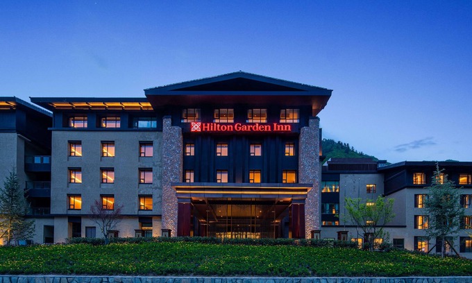 Jiuzhaigou Hotel | Hilton Garden Inn Jiuzhaigou