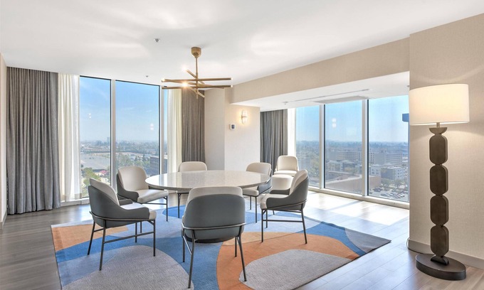 Anaheim Resort Hotel | Hilton Anaheim