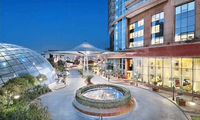 Sin El Fil Hotel | Hilton Beirut Habtoor Grand Hotel