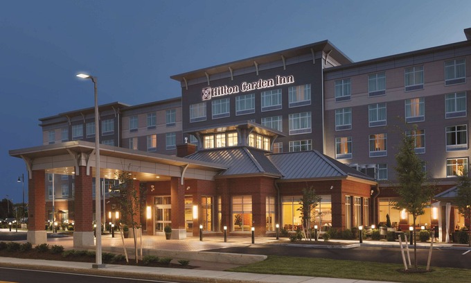 Orient Heights Hotel | Hilton Garden Inn Boston Logan Airport