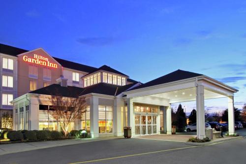 Greenbrier East Hotel | Hilton Garden Inn Chesapeake Greenbrier