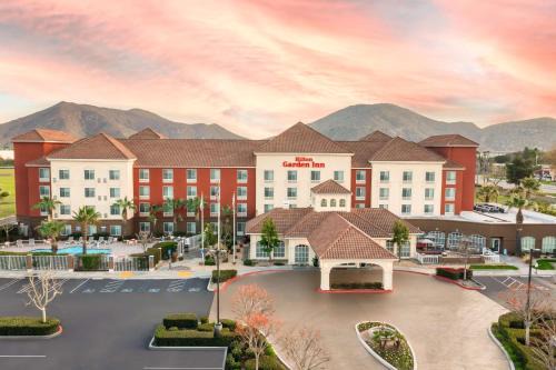 Fontana Hotel | Hilton Garden Inn Fontana