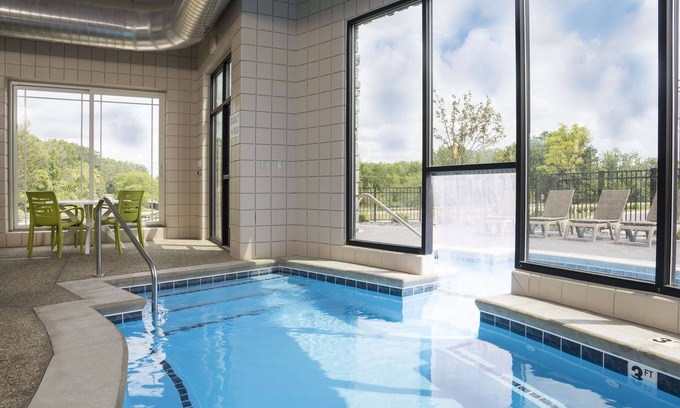 East Beltline Hotel | Hilton Garden Inn Grand Rapids East