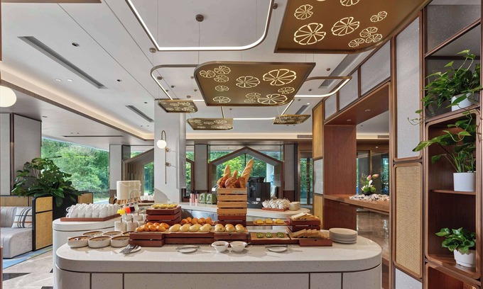 Downtown Hangzhou Hotel | Hilton Garden Inn Hangzhou West Lake