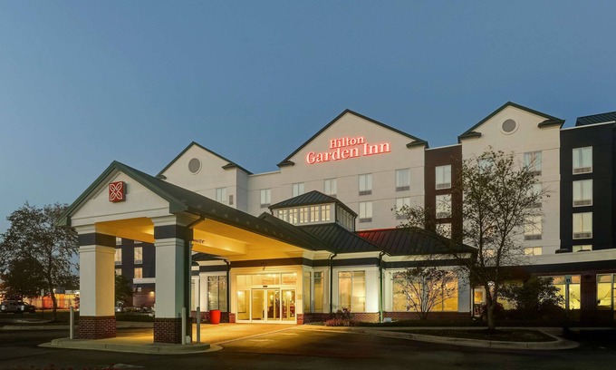 West Newton Hotel | Hilton Garden Inn Indianapolis Airport