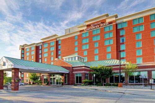Ottawa Division Hotel | Hilton Garden Inn Ottawa Airport