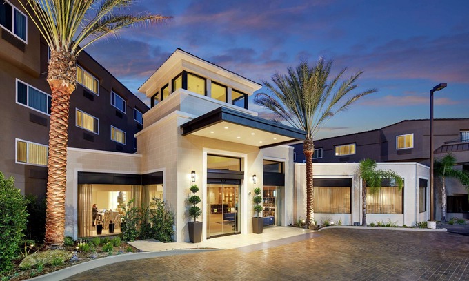 Kearny Mesa Hotel | Hilton Garden Inn San Diego Mission Valley Stadium