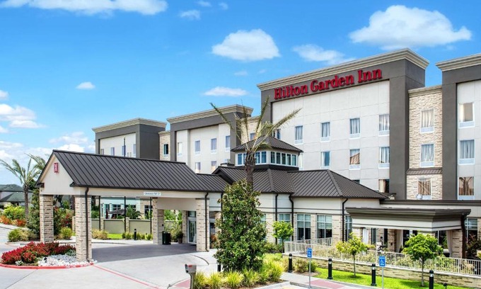 Victoria Hotel | Hilton Garden Inn Victoria
