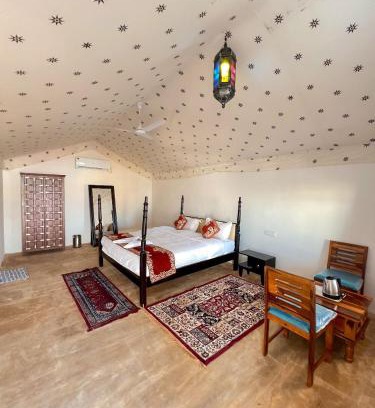 Amar Sagar Pol Resort | Hilton Heritage Resort
