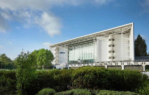 Heathrow Villages Hotel | Hilton London Heathrow Airport