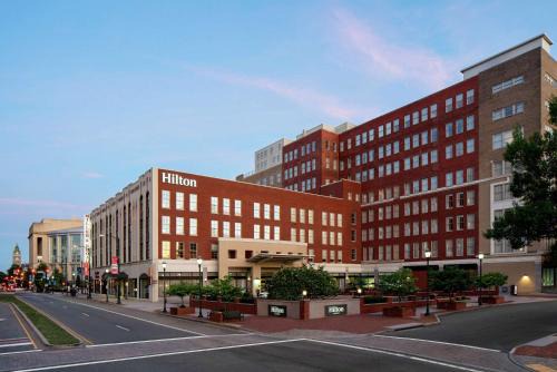 City Center Hotel | Hilton Richmond Downtown