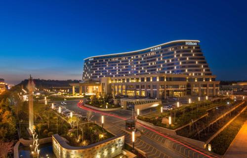 Midong District Resort | Hilton Urumqi