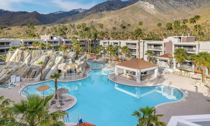 Downtown Palm Springs Resort | Hilton Vacation Club Palm Canyon