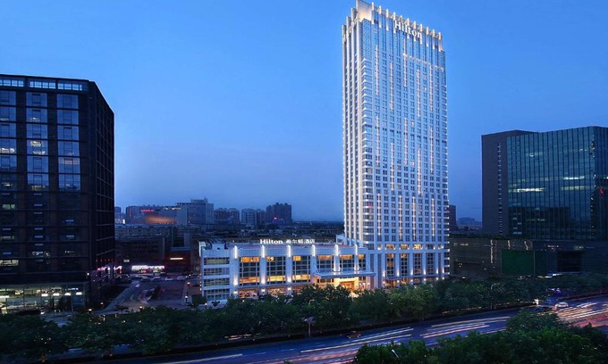 Huayuan Road Area Hotel | Hilton Zhengzhou