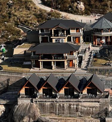 Chachian Hotel | Himani Hill View Retreat
