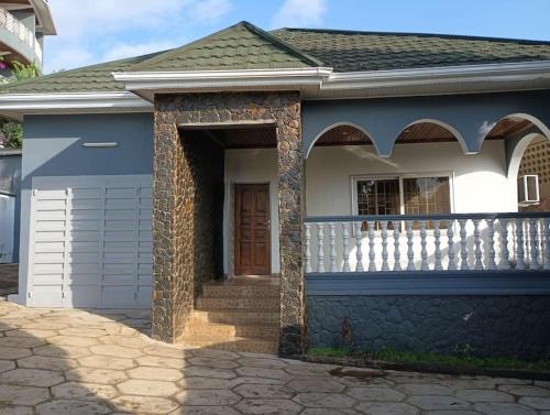 Freetown Villa | Himma's Luxury Family Suite