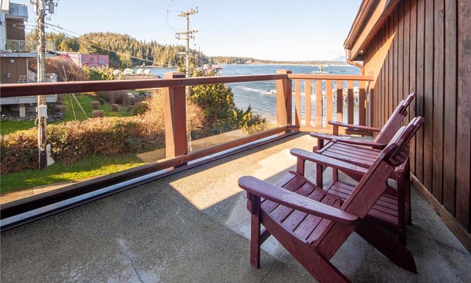 Tofino Cabin | Himwitsa Lodge