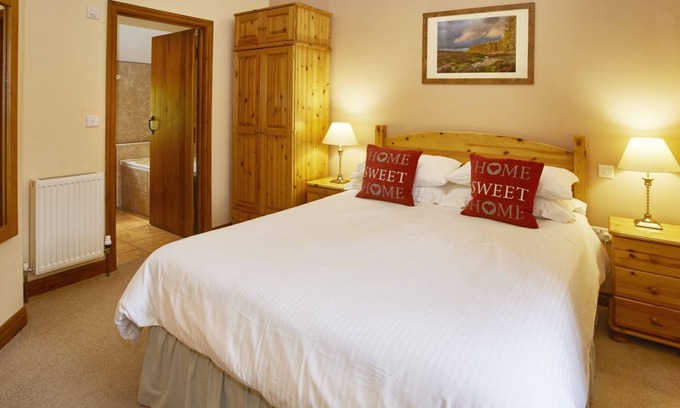 Pickering Cottage | Hindburn Cottage - quaint cottage sleeping 2