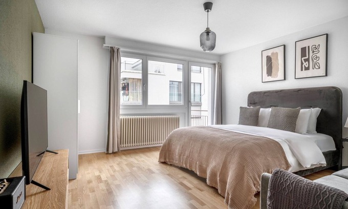 Altstetten Apartment | Hip Altstetten 1.5 Room w/Storage & W/D, nr Local Market, by Blueground