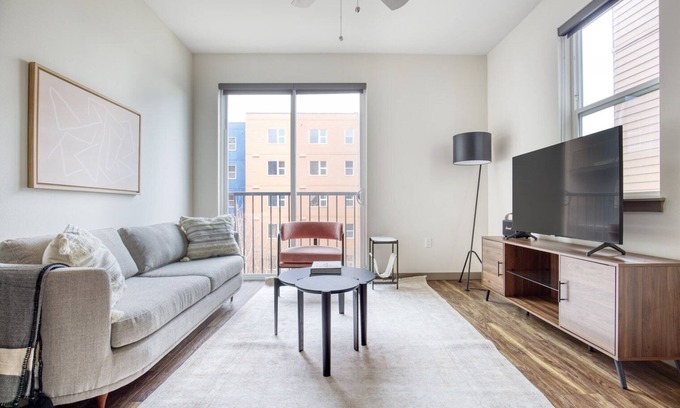 Old Ballard Apartment | Hip Ballard 2BR w/Gym & Pet Area, near Burke Gilman Trail, by Blueground
