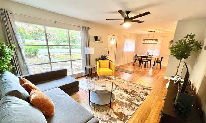 Hillcrest House | Hip Hillcrest Home - Restaurants, Shopping & Fun