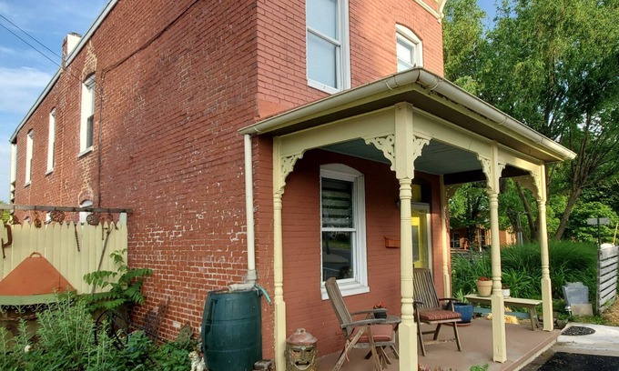 Frederick House | Hip & Historic District, Quiet, Classy & Comfortable Home w/Amenities & OSP