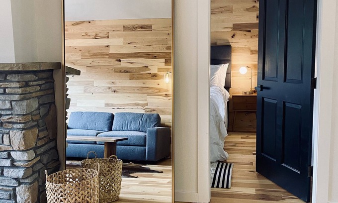 Mammoth Lakes Condo | Hip Modern Cabin in The Village