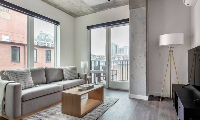 Killgubbin Apartment | Hip River North 1BR w/Gym, Sky Terrace & Yoga Studio, by Blueground
