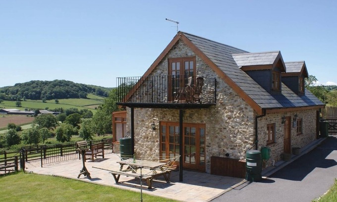 Colyton Cottage | HISCOX COTTAGE, pet friendly, with a garden in Southleigh
