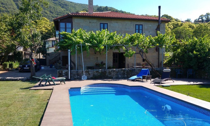 Parada de Sil House | Historic holiday home with pool ideal for families in the Ribeira Sacra