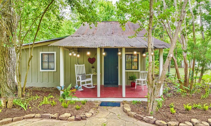 Montgomery Cottage | Historic 1-bedroom Rustic Cottage, Walking Distance to Downtown Montgomery Texas
