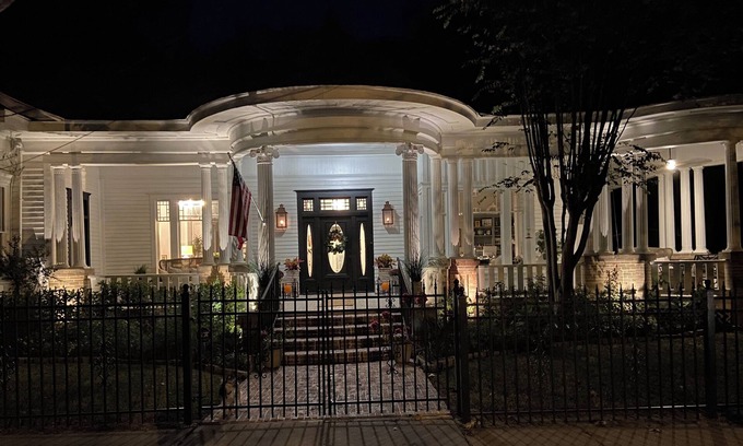 Columbus House | Historic 1800’s estate with 4 bedrooms and WiFi, AC in delightful Columbus