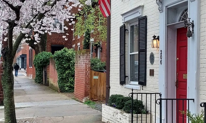 Old Town Alexandria House | Historic 1850 townhouse in heart of Old Town. Walk score: 96