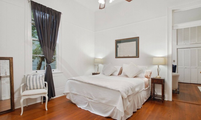 West Riverside House | Historic 1BR house in Uptown New Orleans