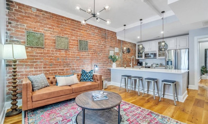 Central Business District Condo | Historic 2BR Condo, Walk to FQ & Top Dining Spots