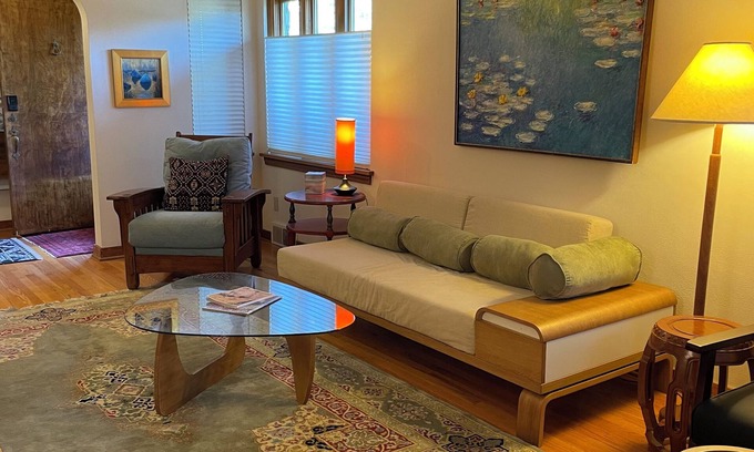 State College House | Historic 3bd/2ba home in State College-Walk everywhere WiFi “Lucky Rabbit Lodge”