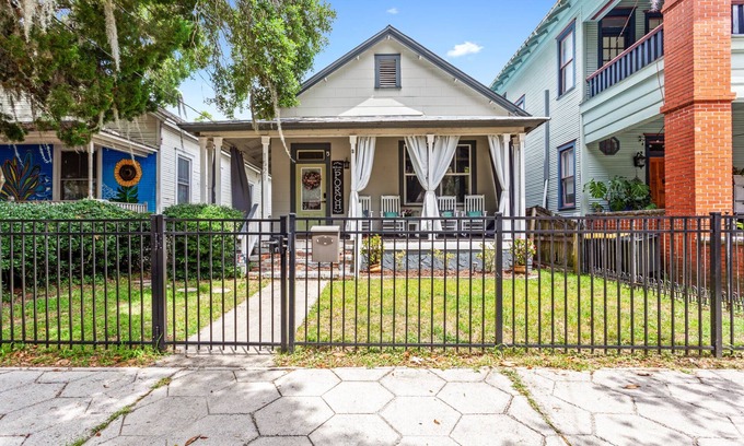 Urban Core House | “Historic 3BR Porch Home 5 Min to Downtown Jax & Jags Stadium Pet-Friendly